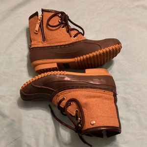 Women’s size 6 Tommy Hilfiger duck lace up boots